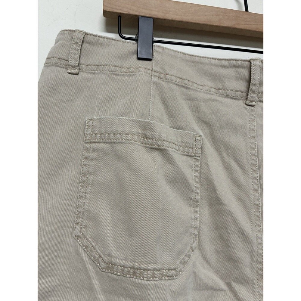 LL Bean Favorite Fit Women’s Size 18 Tan Khaki Cotton Blend Shorts Outdoor - Picture 11 of 12